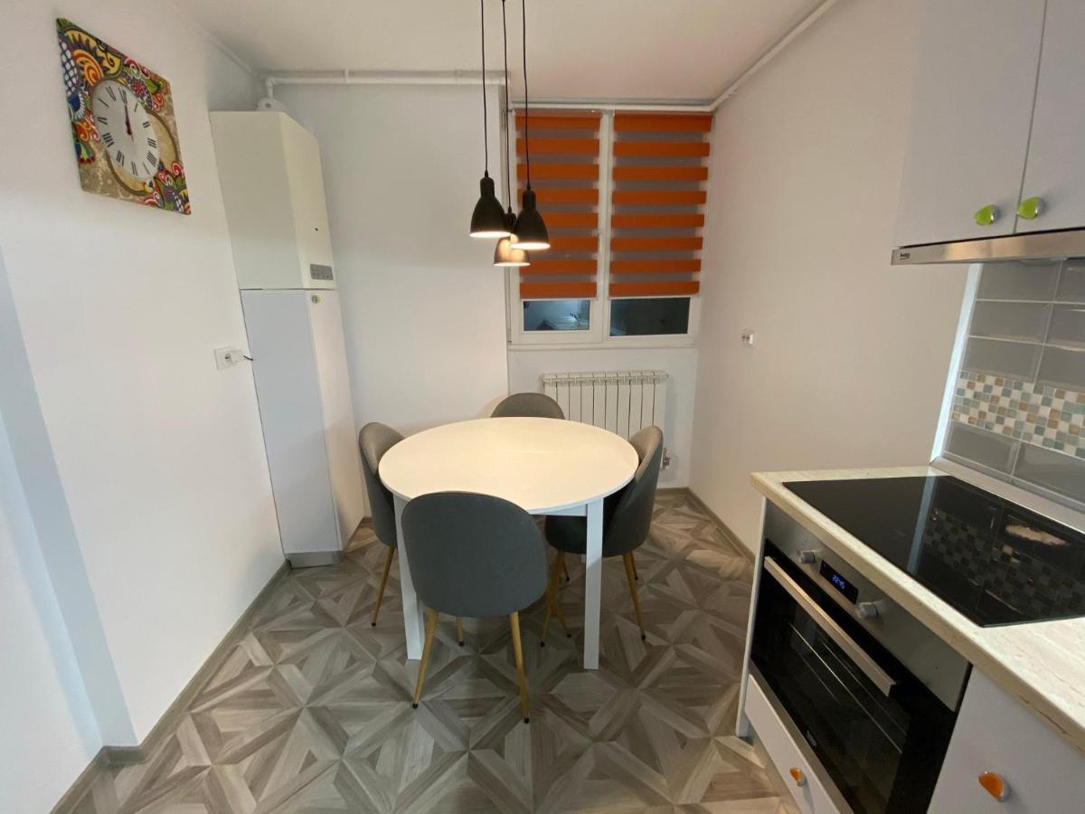 Center Loft Lägenhet Buzău Exteriör bild