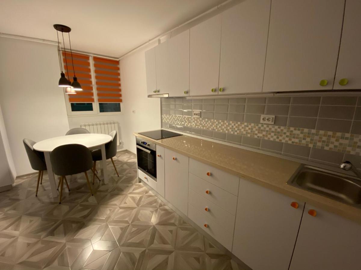 Center Loft Lägenhet Buzău Exteriör bild
